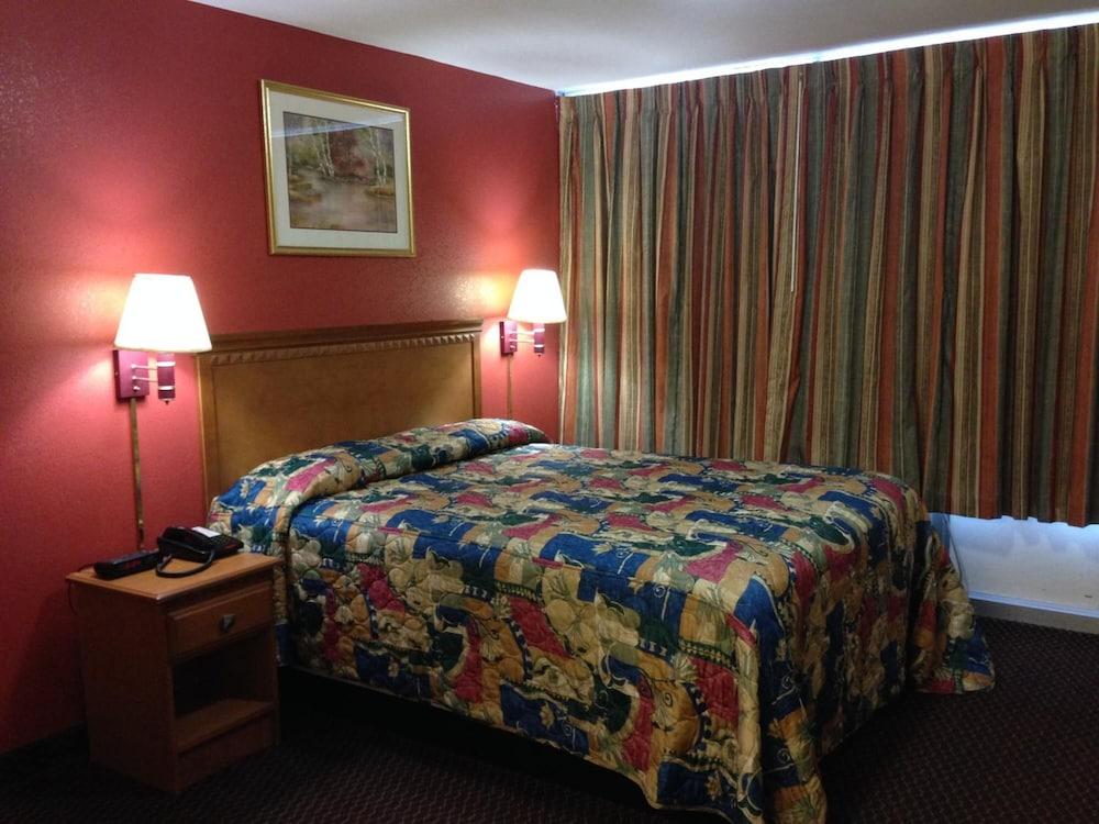 Voyager Inn photo 12