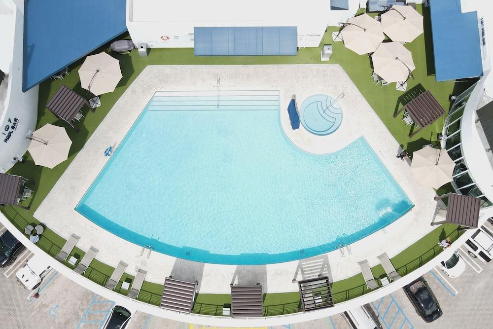 Nuvo Suites Hotel photo 60
