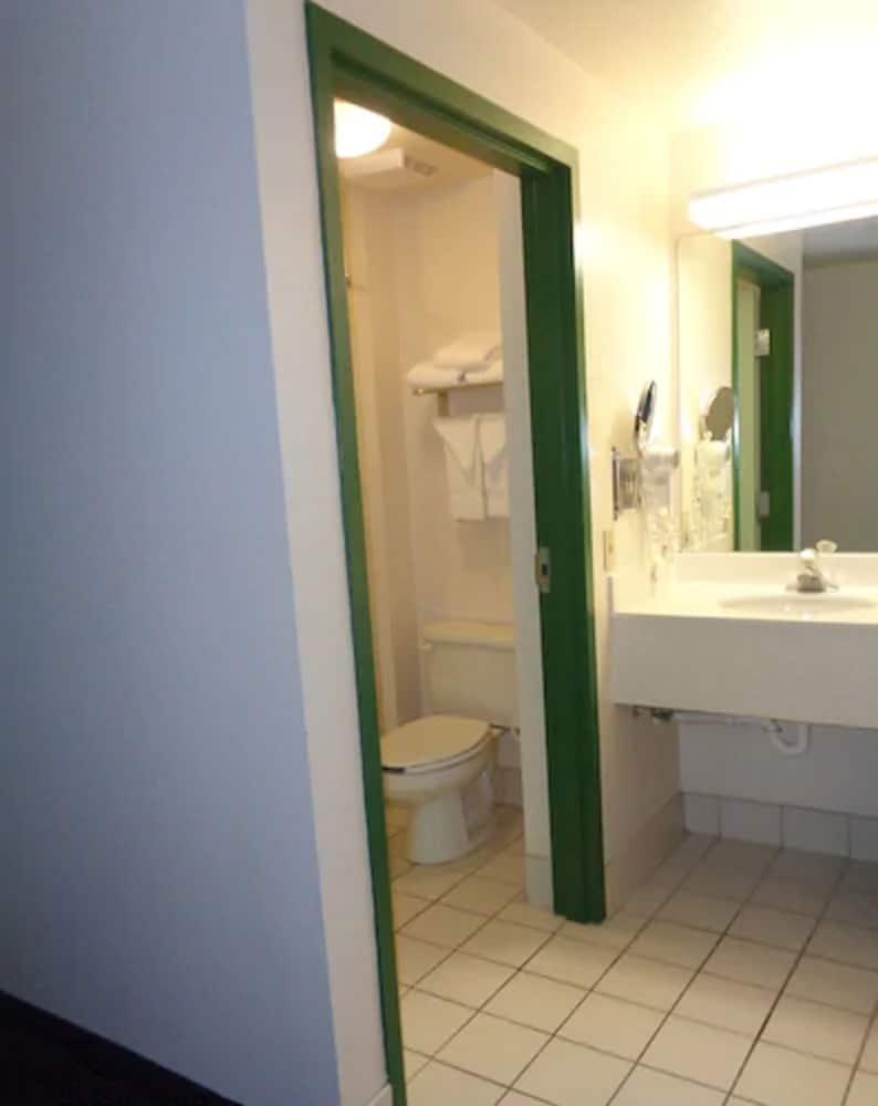 Allure Suites photo 12