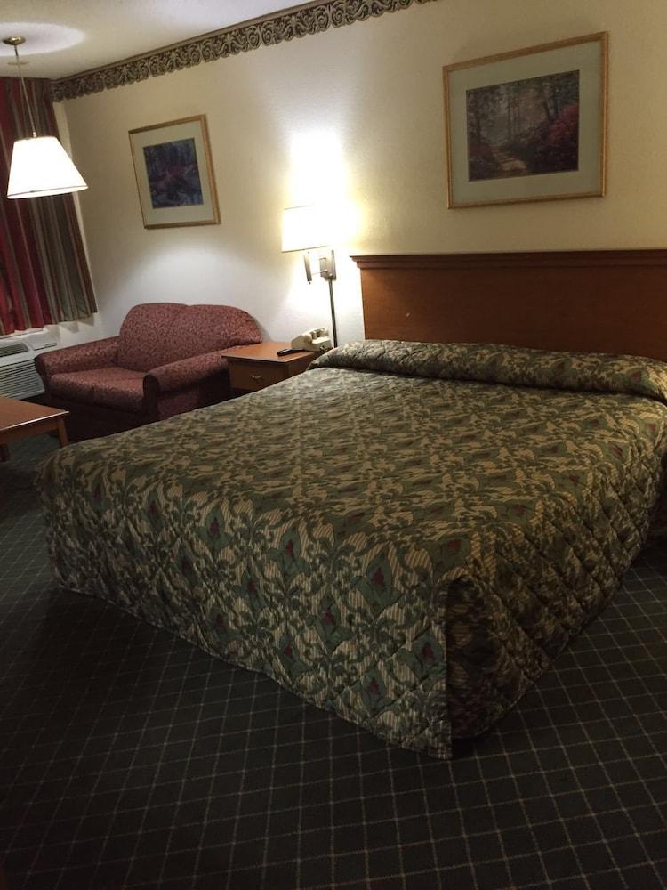 Economy Inn photo 2