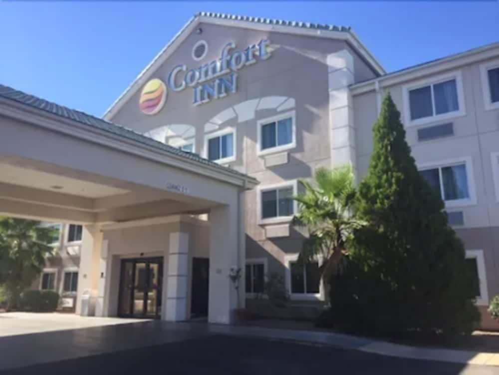 Comfort Inn Tucson Central photo 39