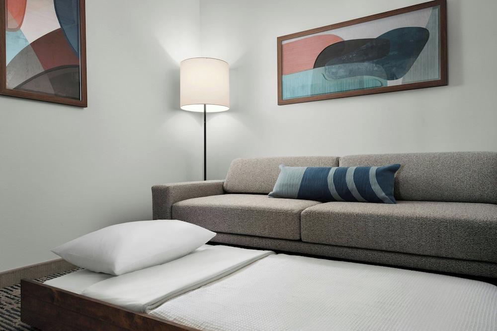 Springhill Suites By Marriott Troy Dayton photo 22