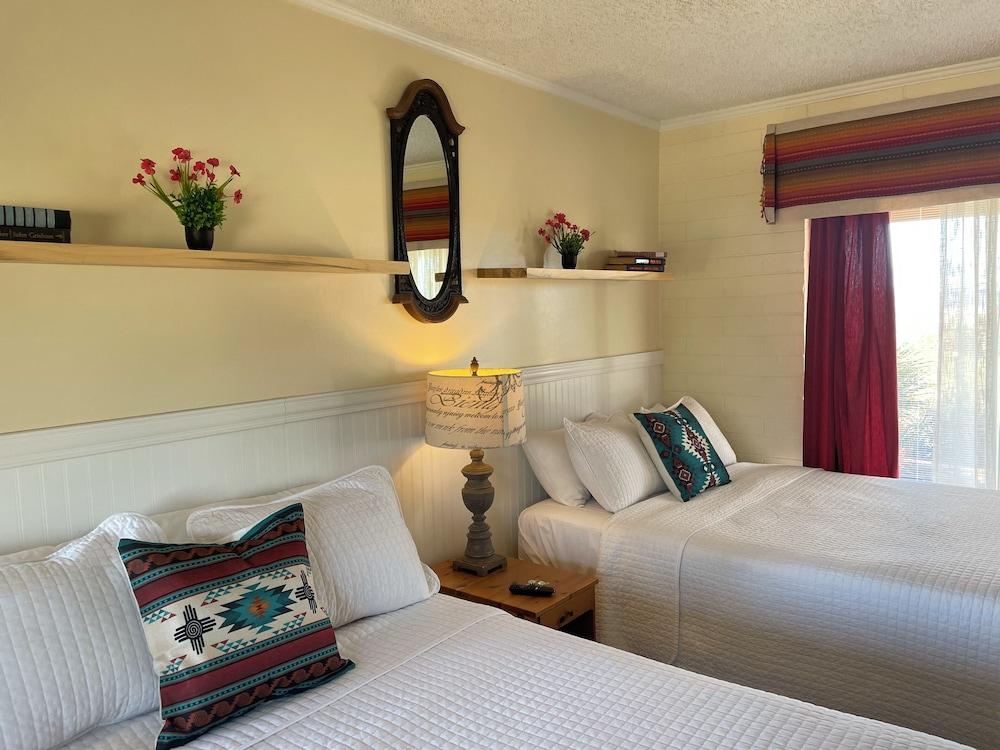 Hilltop Tavern and Inn photo 35