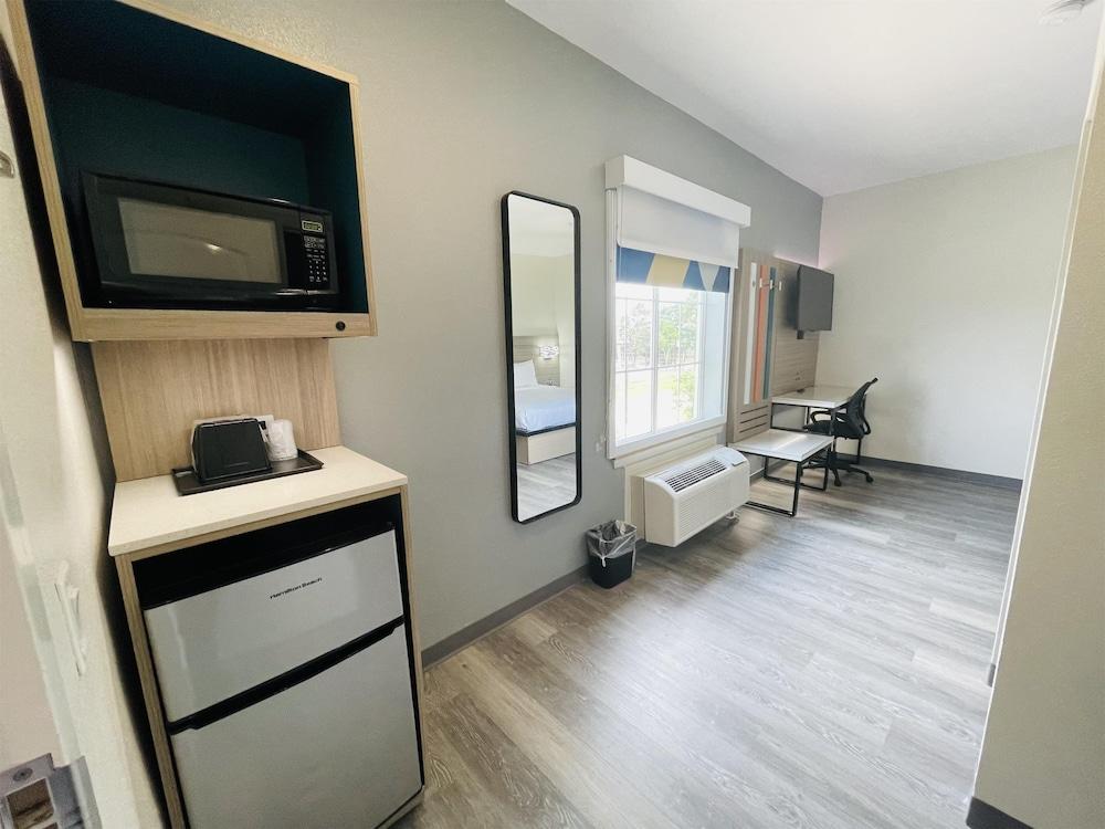 Sonesta Essential Hotel Houston-I-45 Spring photo 13