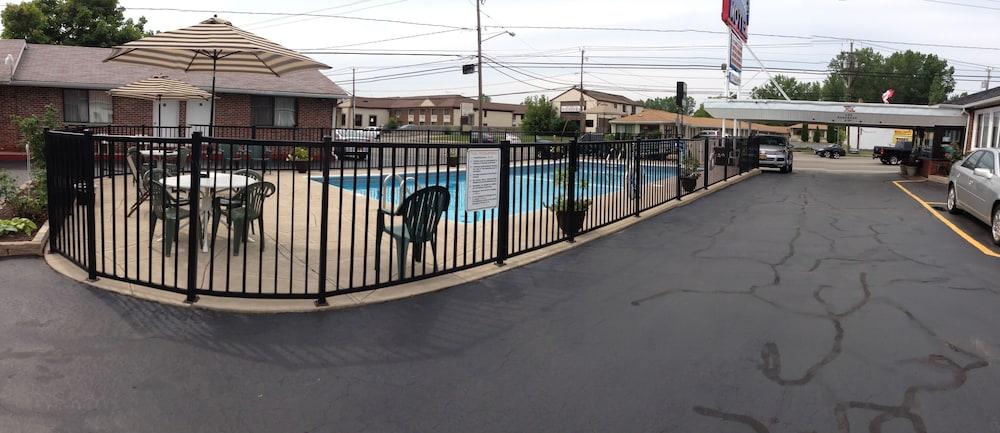 Moonlite Motel Niagara Falls photo 27