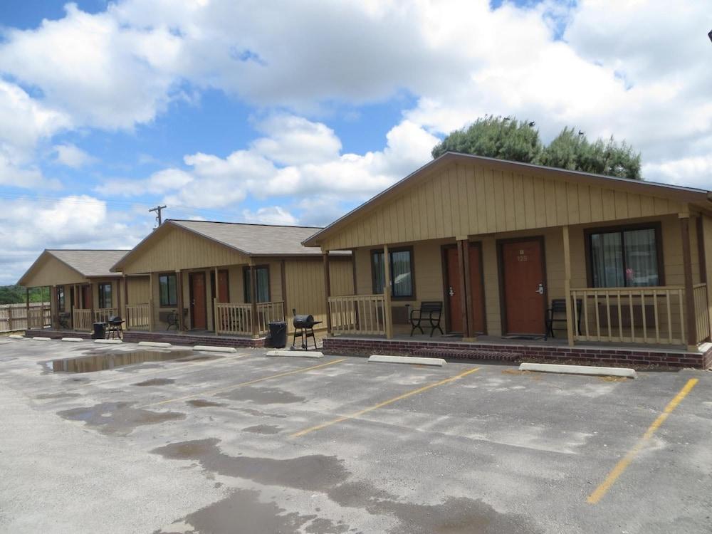 Kenedy Country Inn photo 6