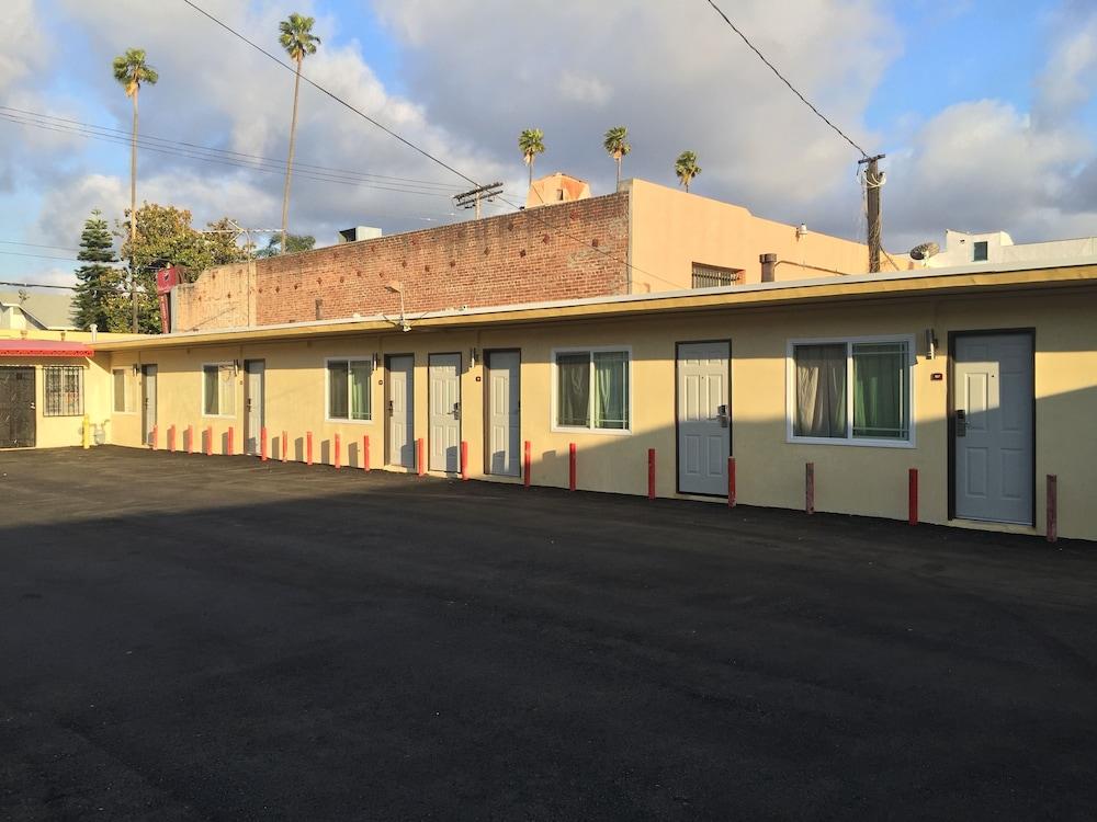 Park Motel photo 16