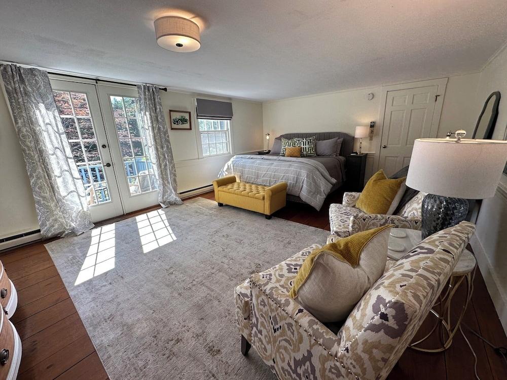 Inn at Perkins Cove photo 34