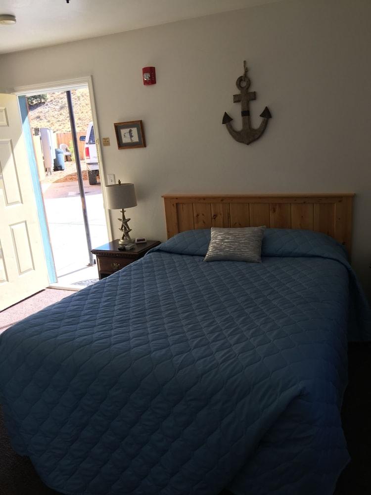 Rustic Inn Motel photo 46