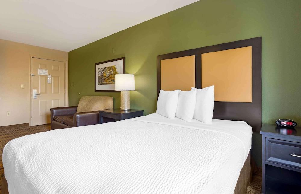 Extended Stay America Suites Houston Med Ctr Braeswood Bl photo 32