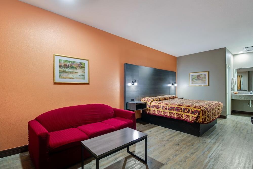 Executive Inn & Suites photo 27