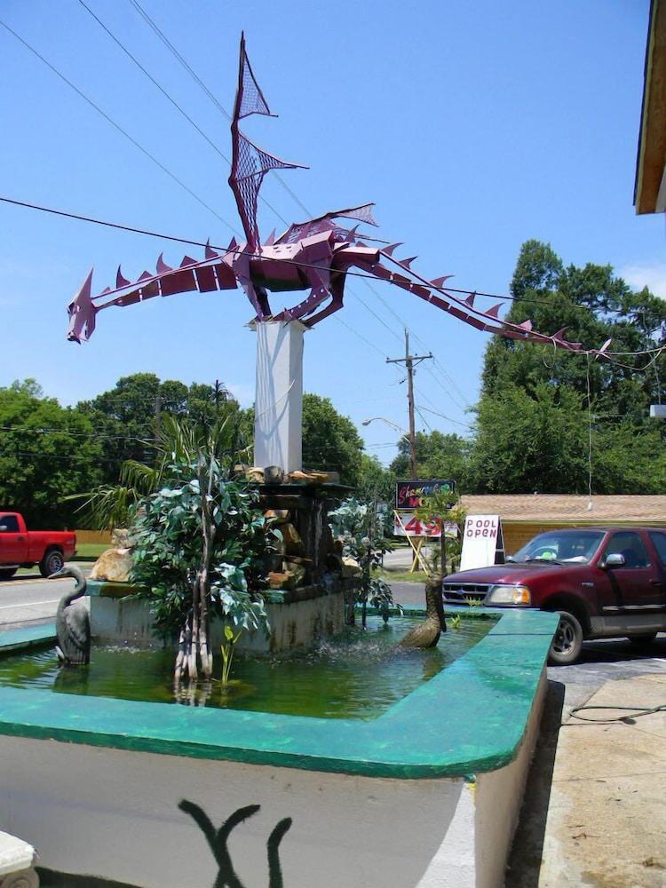 Little Shamrock Motel photo 15