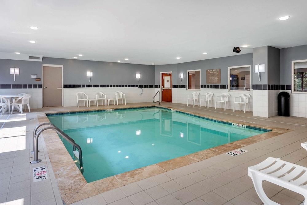 Comfort Suites Manchester near Arnold AFB photo 49