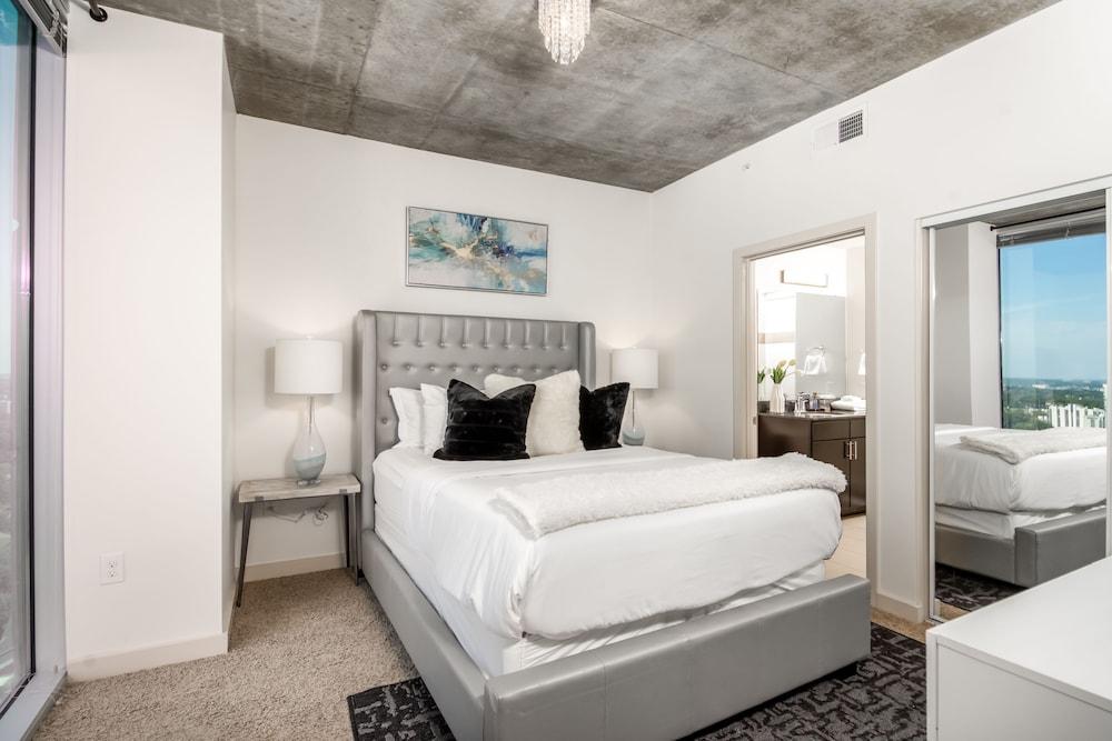 CHIC COLLECTION by NOHOTEL on 6th Street photo 40