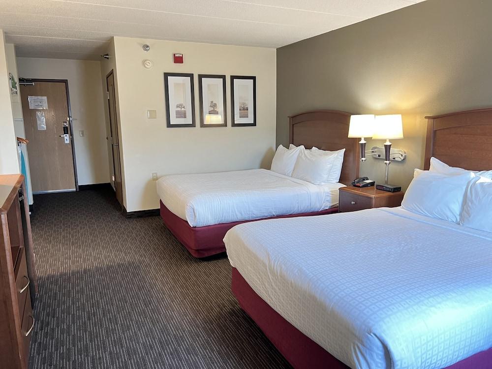 AmericInn by Wyndham Iowa Falls photo 11