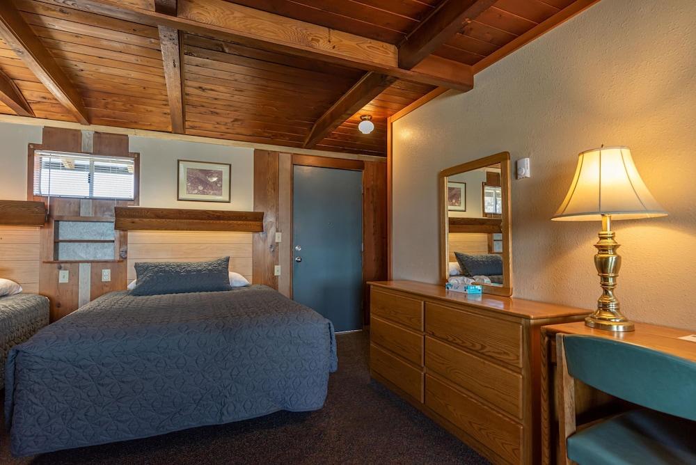 Sunset Oceanfront Lodging photo 50