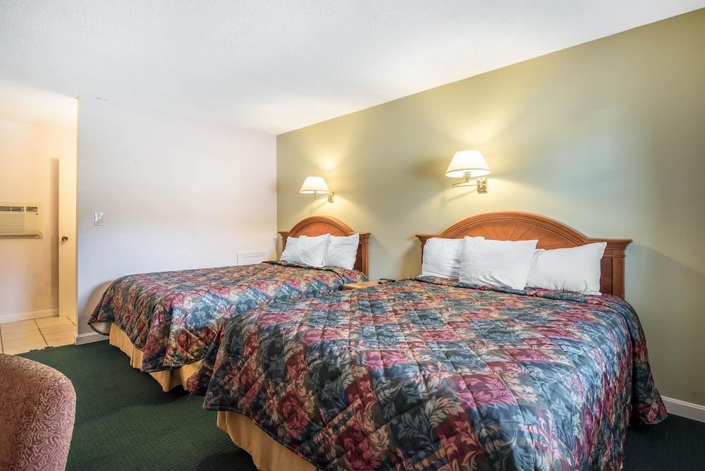 Rodeway Inn Bellows Falls photo 22