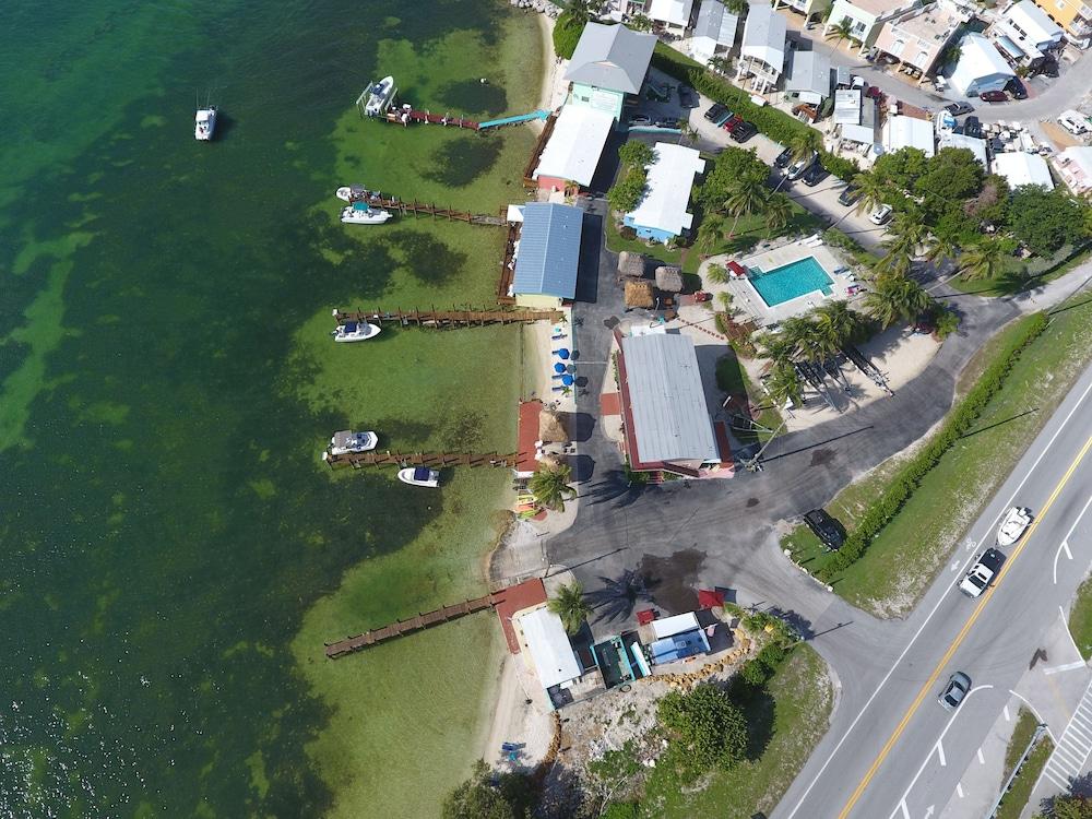 Edgewater Lodge photo 70