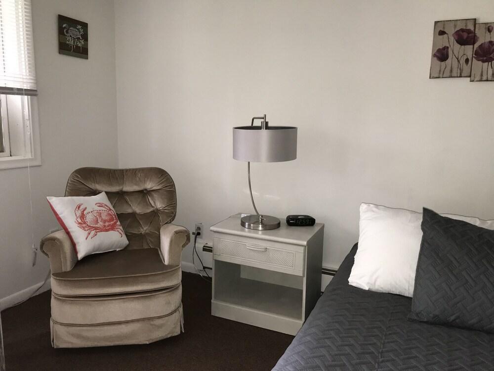 White Feather Motel photo 22