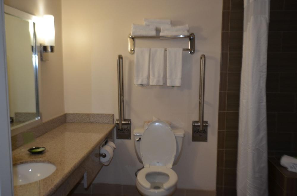 Holiday Inn Express West Point by IHG photo 16