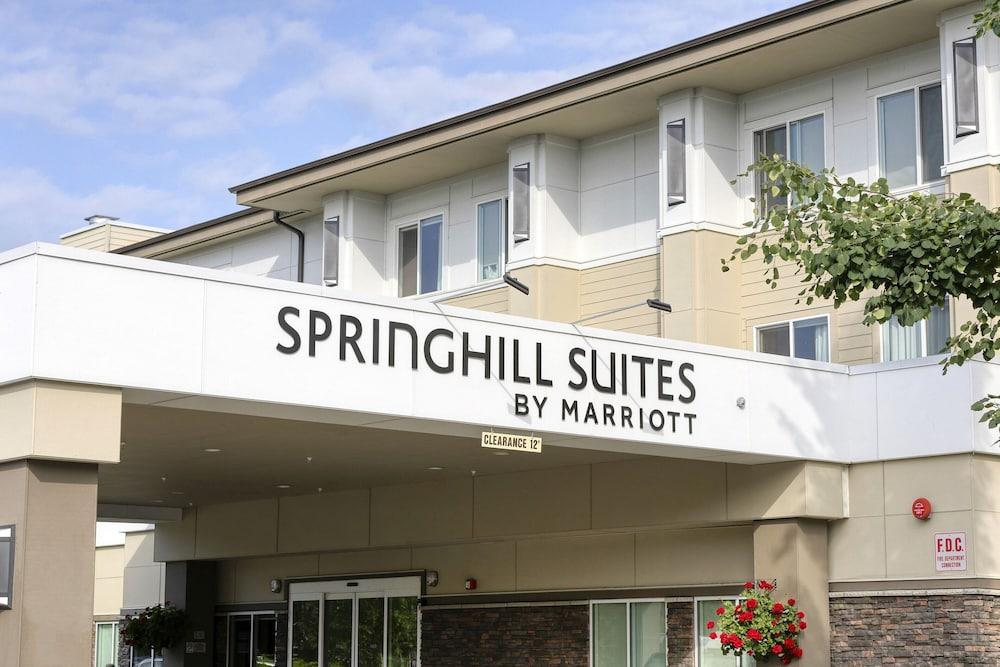 SpringHill Suites Anchorage University Lake photo 28