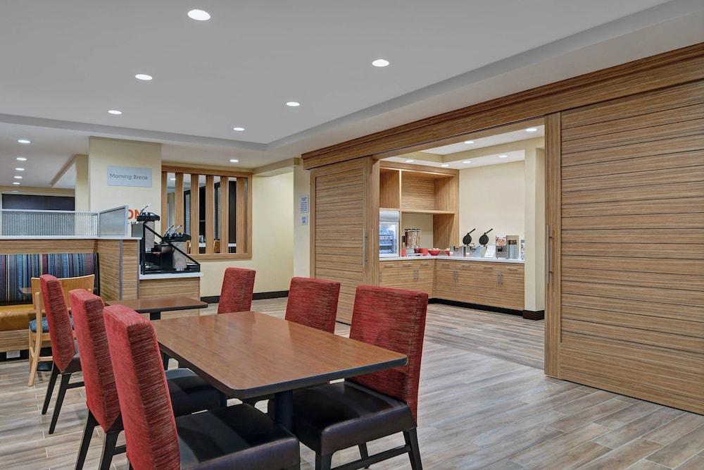 TownePlace Suites by Marriott Lima photo 47
