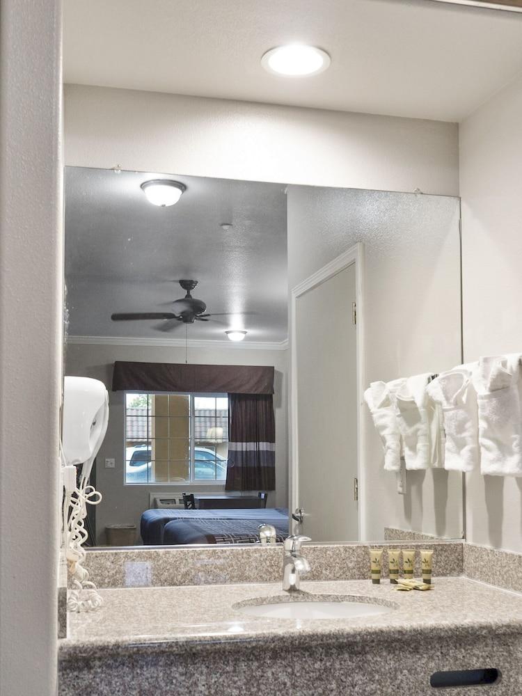 Rodeo Lodge photo 10