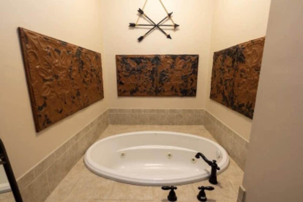 Iron Amethyst Inn   Boutique Hotel photo 20