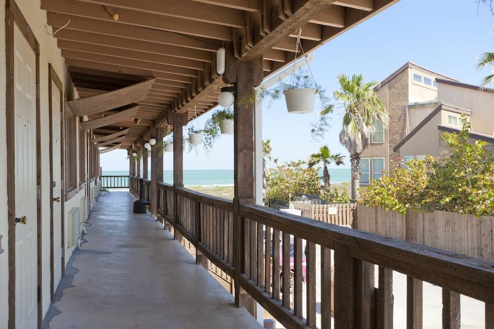 The Palms Resort photo 10