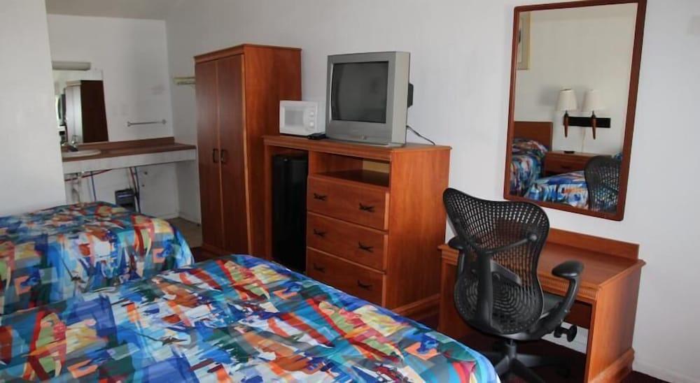 Frontier Motel photo 9