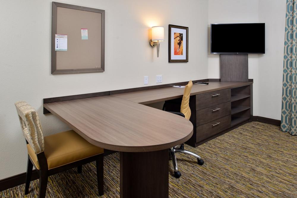 Candlewood Suites Lodi by IHG photo 7