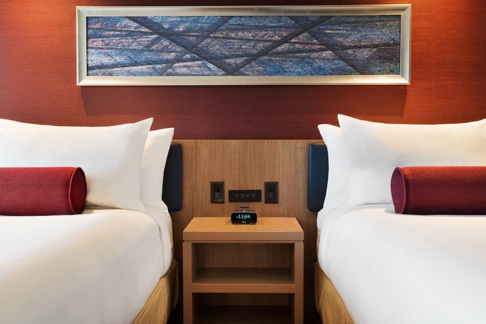 The Landing Hotel at Rivers Casino & Resort photo 15