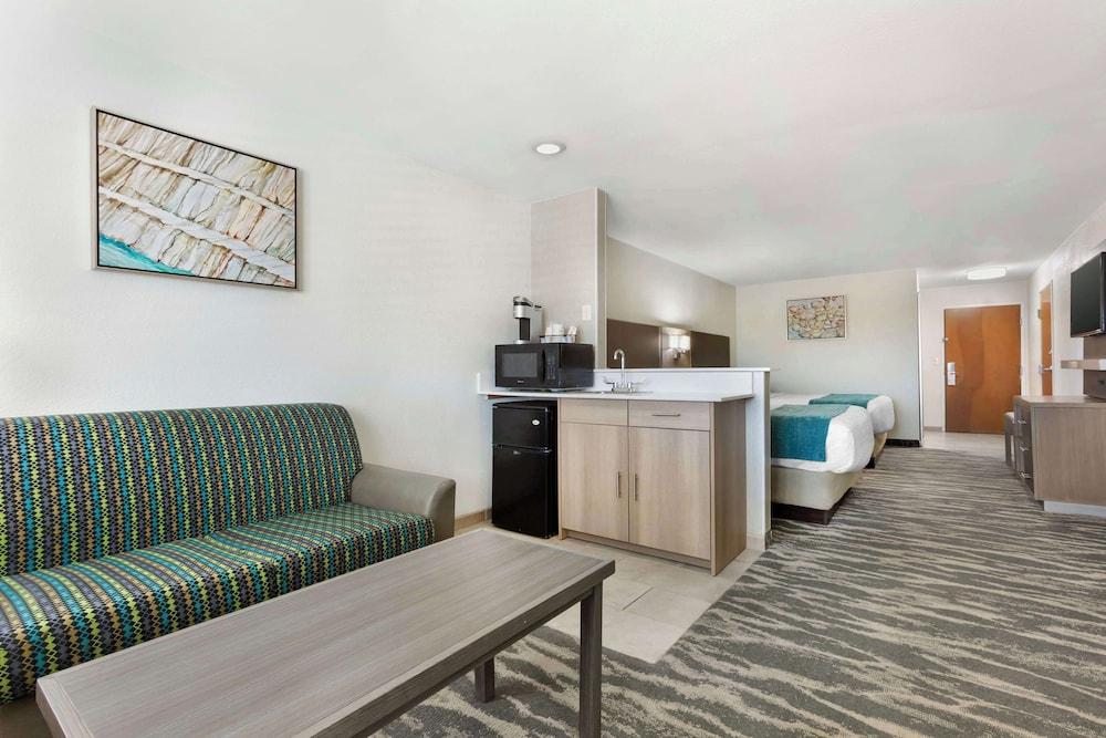 Best Western Plus Safford photo 7