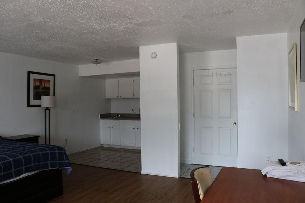 Dunedin Cove Motel photo 22