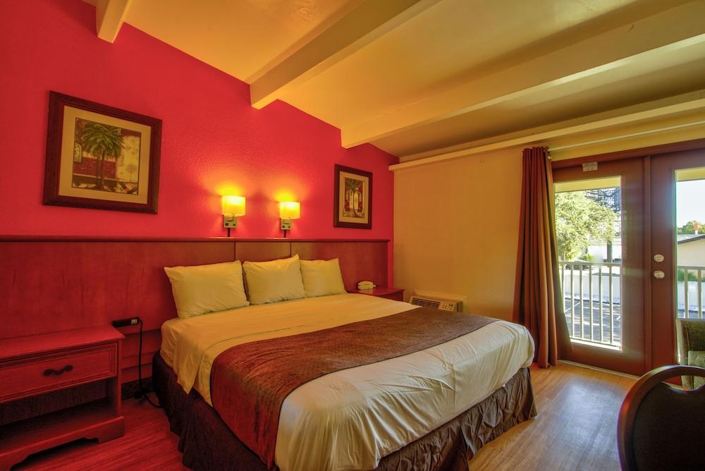Clearwater Hotel photo 11