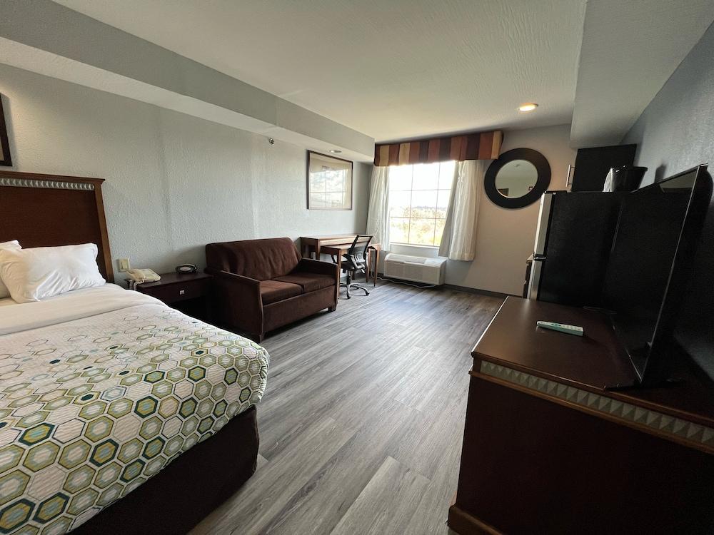 Hotel Butler Inn PA photo 25