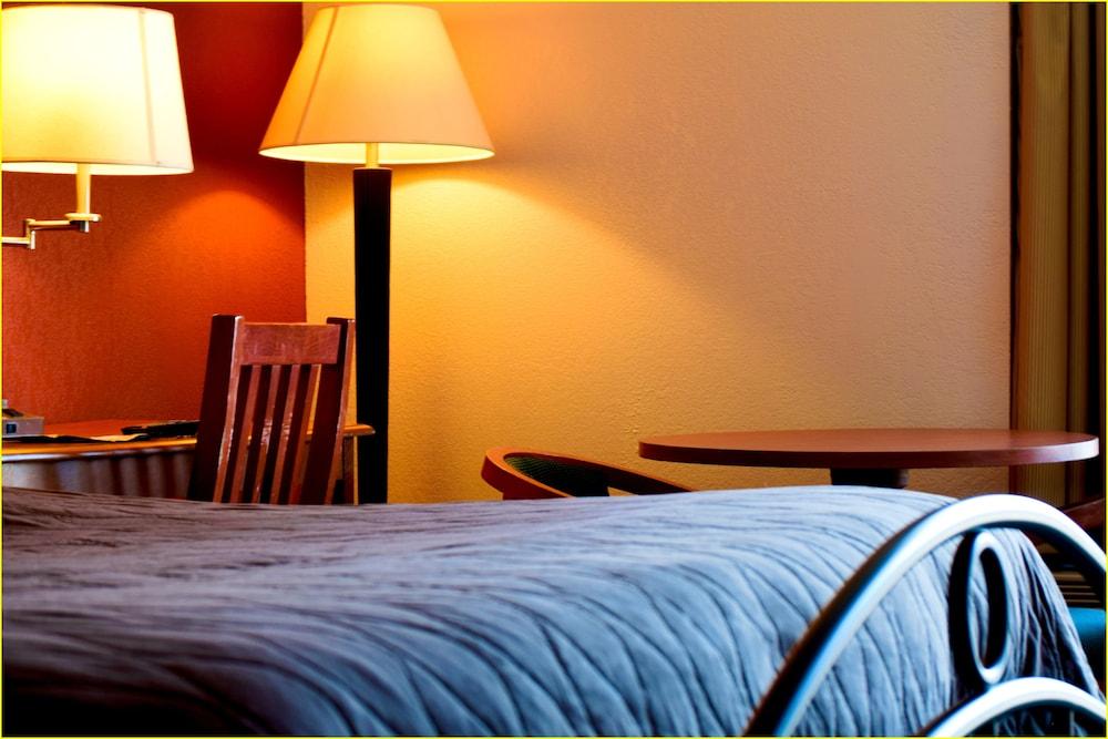Stay Inn and Suites photo 19