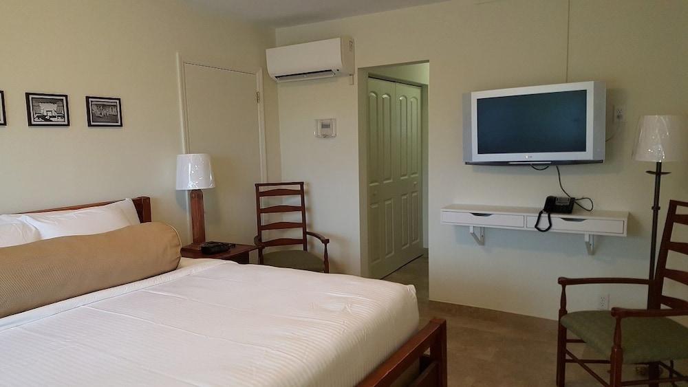 Le Cabanon Motel photo 27