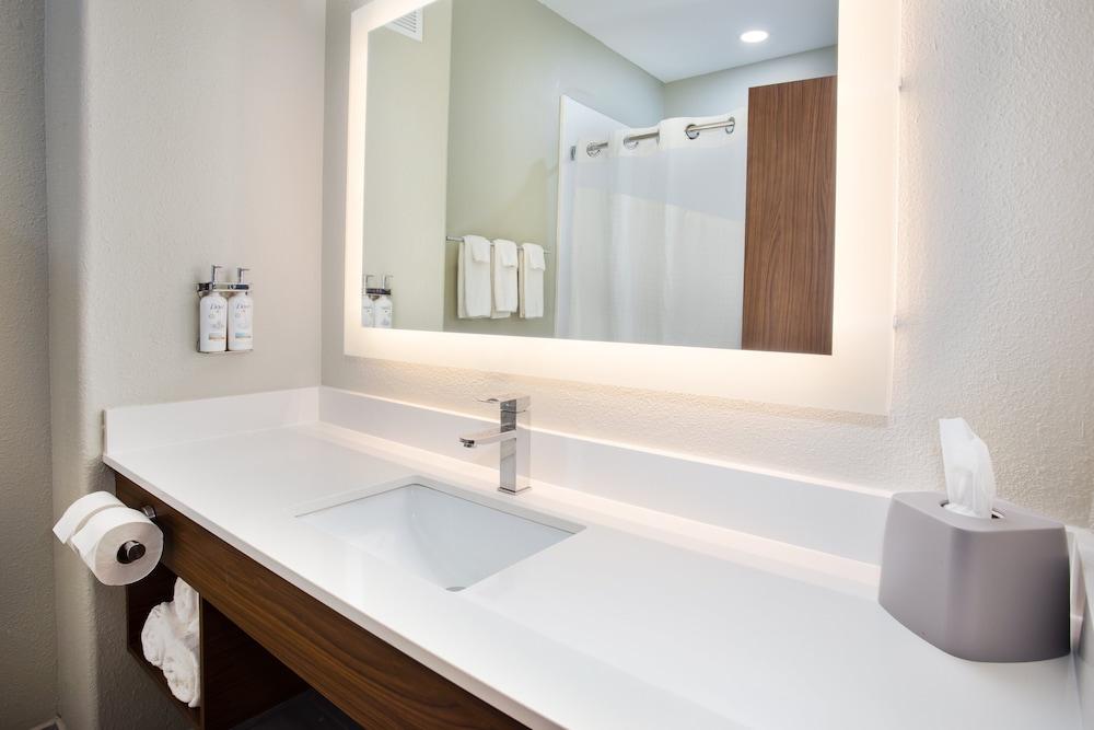 Holiday Inn Express & Suites Houston West - Katy by IHG photo 11