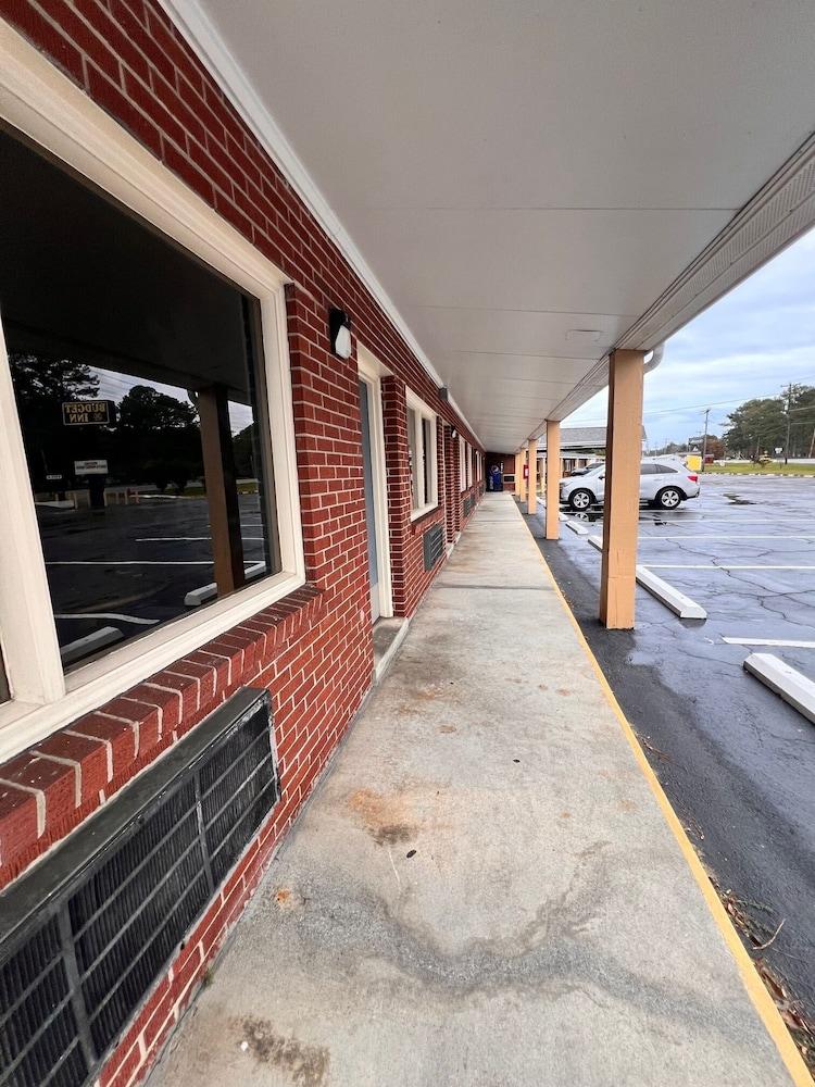 BUDGET INN photo 21