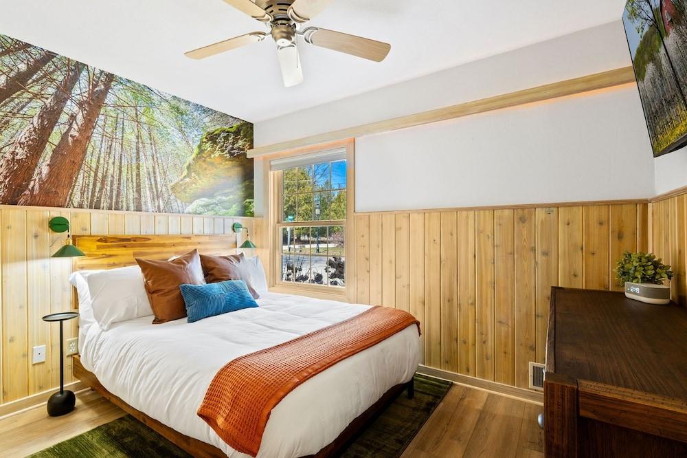 Spruce and Shore Motel photo 15