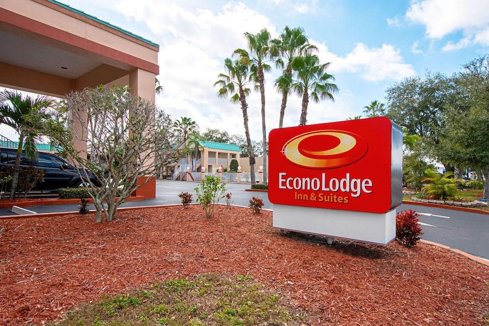 Econo Lodge Inn & Suites Clearwater Central photo 27