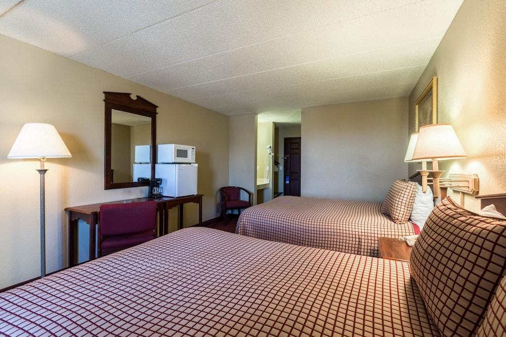 Rodeway Inn photo 29