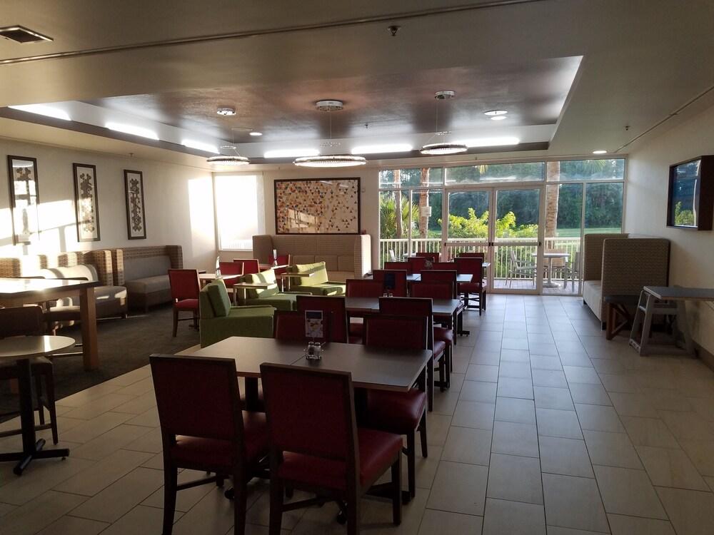 Daytona Speedway Hotel photo 6
