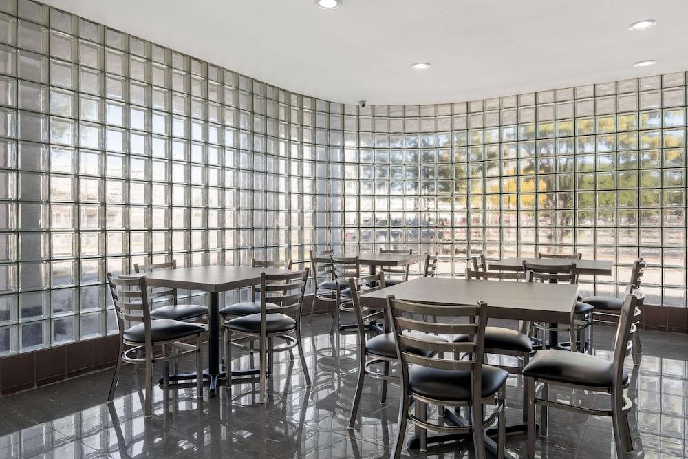 SureStay Hotel by Best Western Spring North Houston photo 29