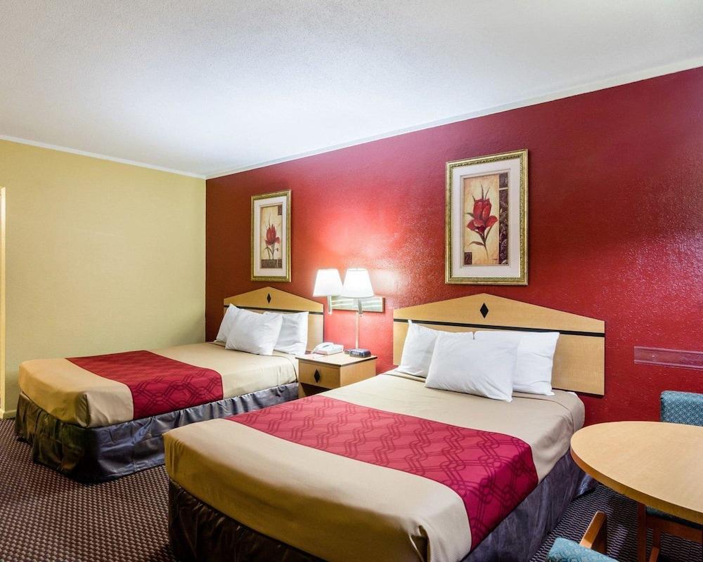 Meadow Acres Inn photo 2