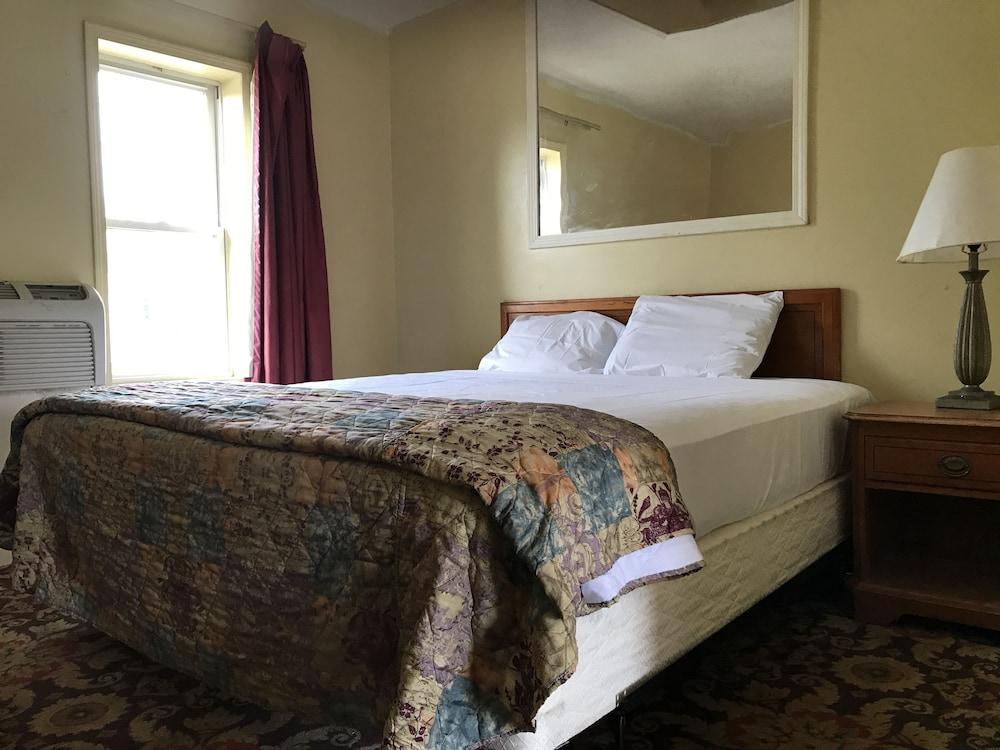 Presidential Inn & Suites photo 3
