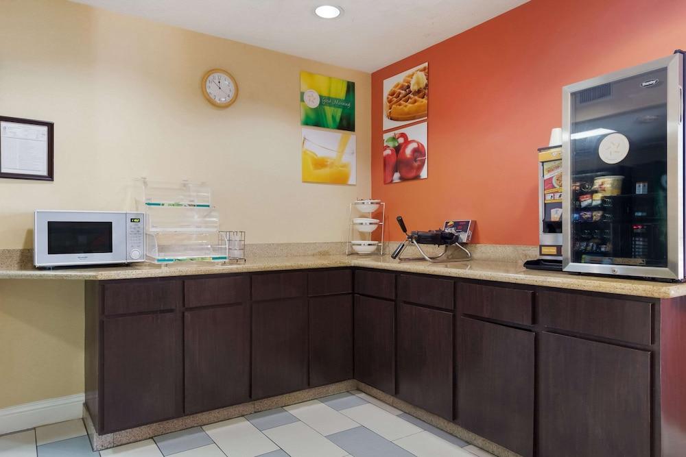 Quality Inn Baytown - Houston East photo 21