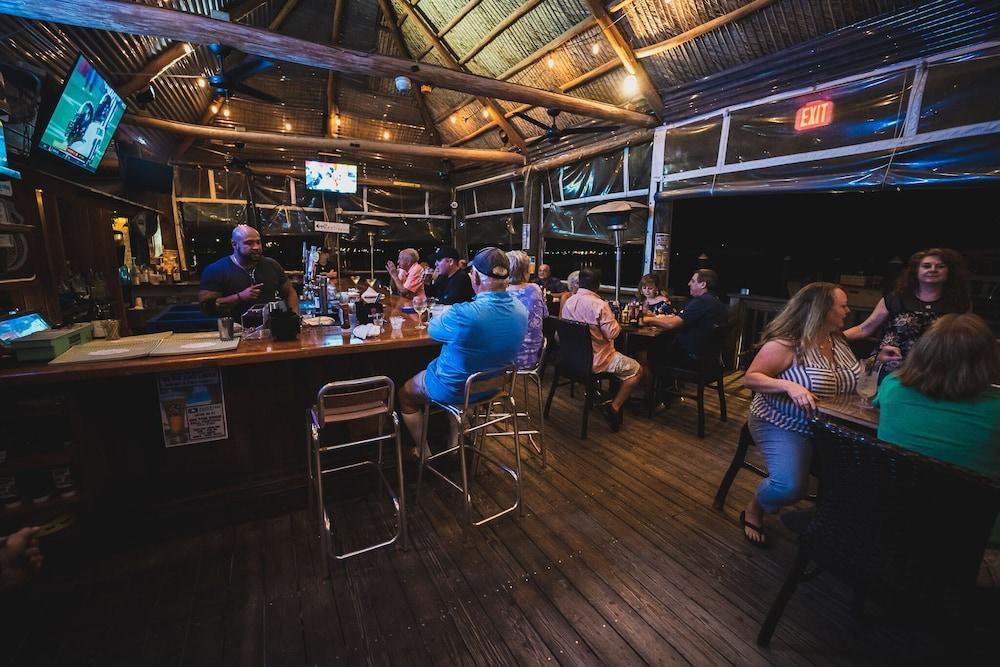 Dockside Inn & Resort photo 42