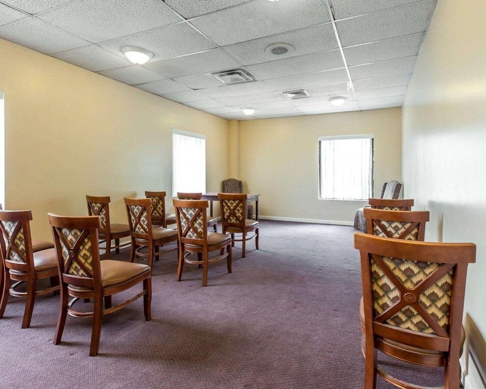 Econo Lodge Dalton West photo 25